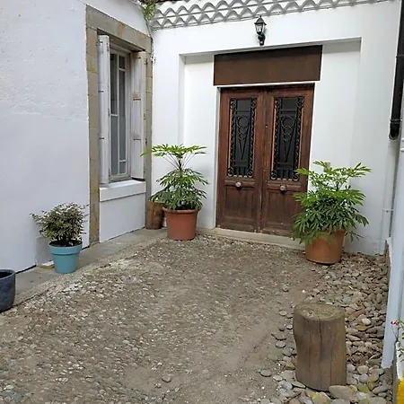 Bed & Breakfast Le 9 De Cour, Caouette 3*