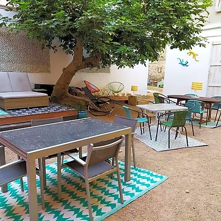 Bed & Breakfast Le 9 De Cour, Caouette