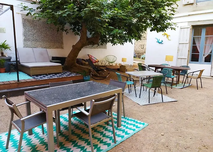 Le 9 De Cour, Caouette Frühstückspension 3*