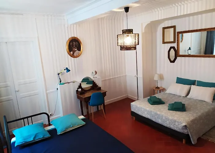 Le 9 De Cour, Caouette Frühstückspension 3*